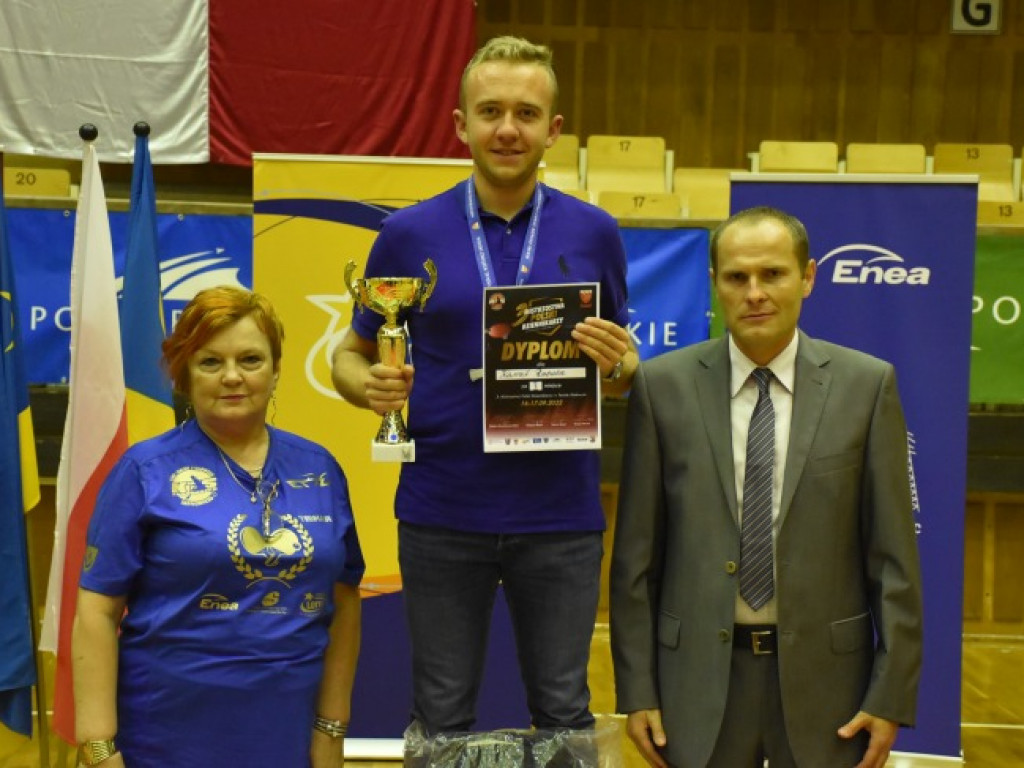 Mamy srebro! Kamil Robuta z Tygodnika Nadwiślańskiego wicemistrzem Polski dziennikarzy w tenisie stołowym!