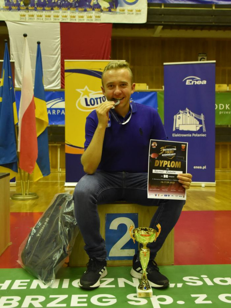Mamy srebro! Kamil Robuta z Tygodnika Nadwiślańskiego wicemistrzem Polski dziennikarzy w tenisie stołowym!