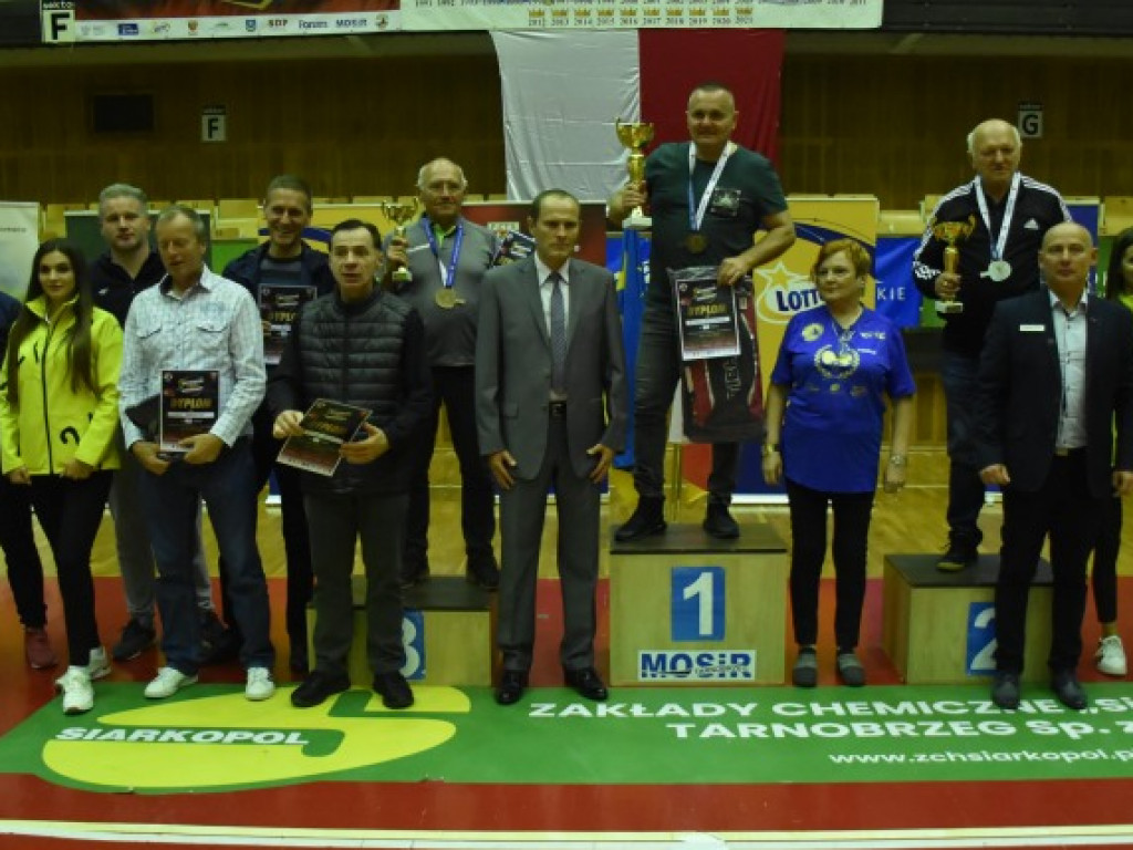 Mamy srebro! Kamil Robuta z Tygodnika Nadwiślańskiego wicemistrzem Polski dziennikarzy w tenisie stołowym!