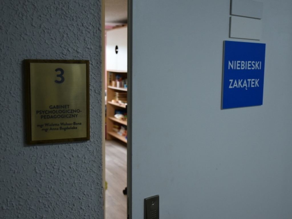 Minister Przemysław Czarnek z wizytą we wzorowej szkole prowadzonej przez stowarzyszenie [zdjęcia]
