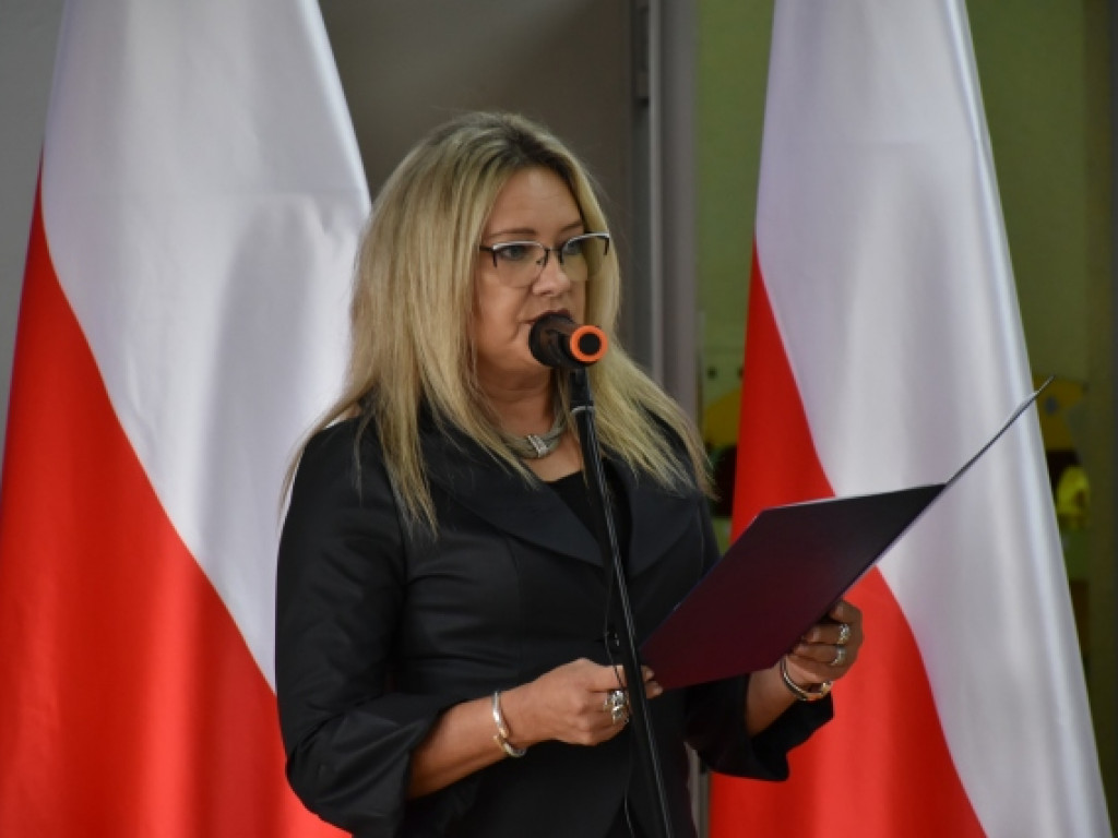 Minister Przemysław Czarnek z wizytą we wzorowej szkole prowadzonej przez stowarzyszenie [zdjęcia]