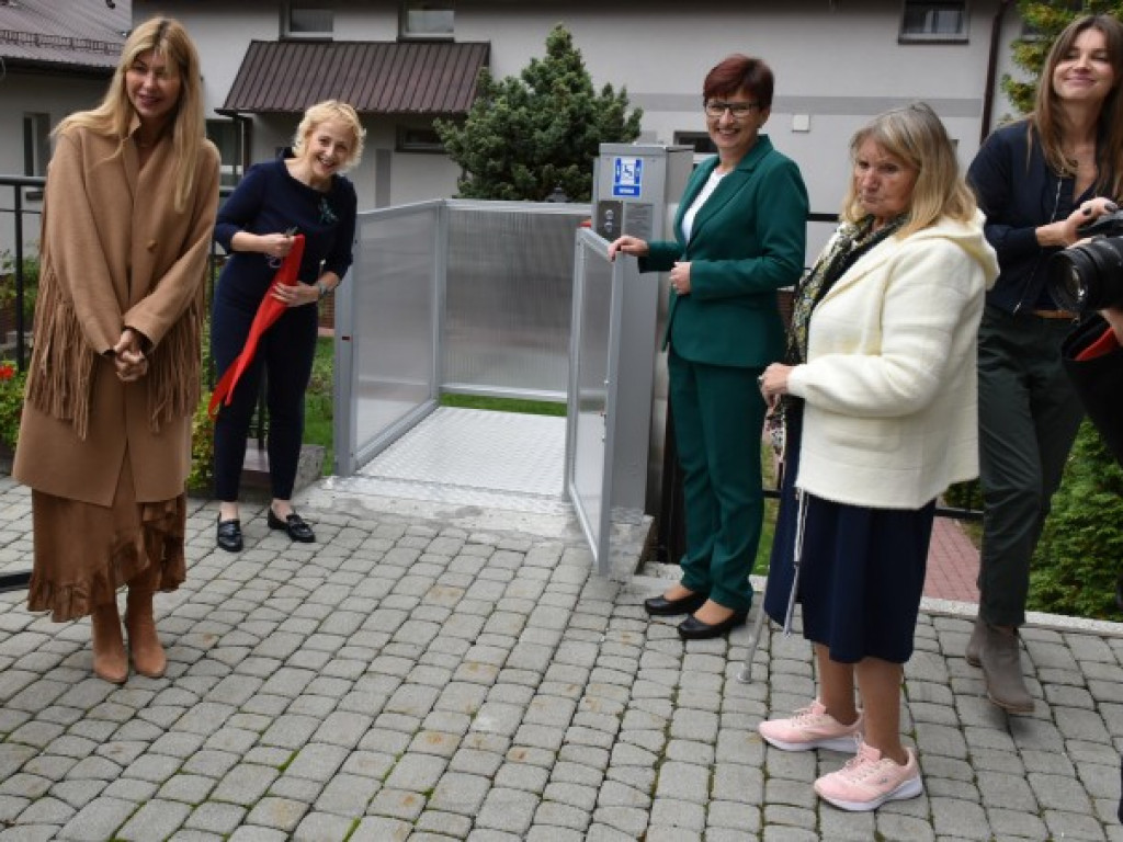 Nowa winda dla mieszkańców sandomierskiego Domu Pomocy Społecznej [zdjęcia] [wideo]