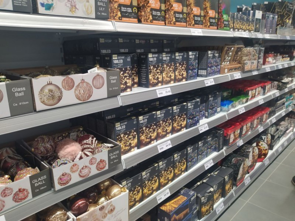 W tarnobrzeskim markecie mamy już... Święta Bożego Narodzenia [zdjęcia]