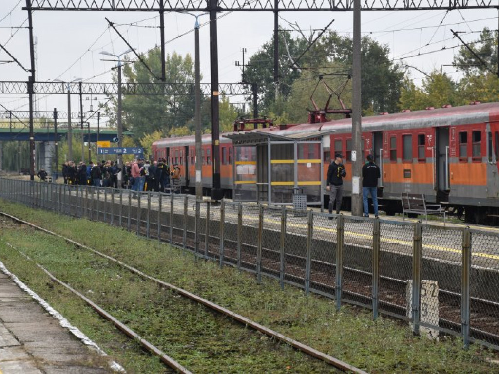 Kibice Siarki Tarnobrzeg pojechali na mecz do Lublina wynajętym pociągiem [zdjęcia]