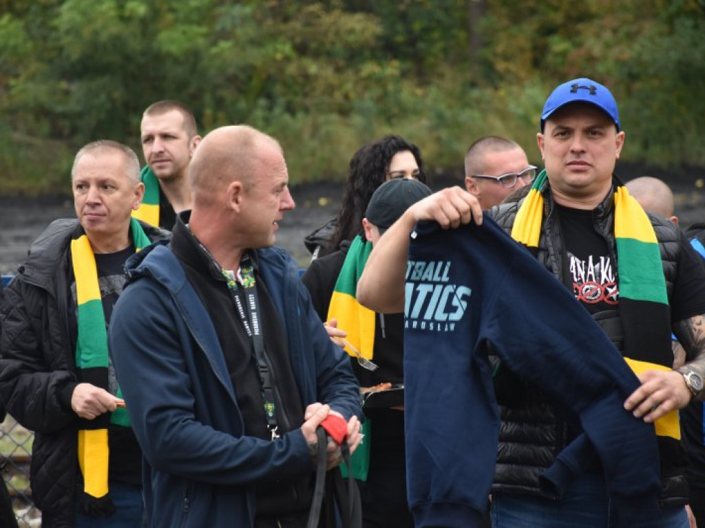 Kibice Siarki Tarnobrzeg pojechali na mecz do Lublina wynajętym pociągiem [zdjęcia]