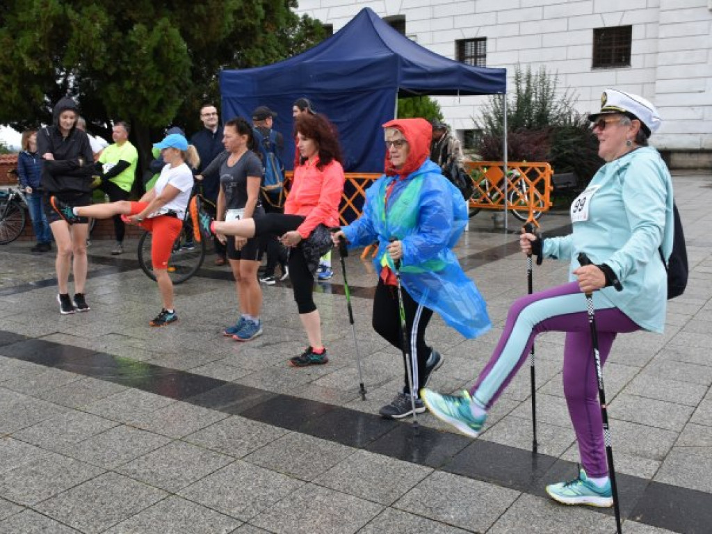 IV Jarski Bieg na Zdrowie z Sandomierza do Andruszkowic. Rywalizacja, a po niej piknik z wegańskimi smakołykami [zdjęcia]