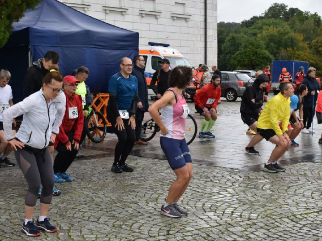 IV Jarski Bieg na Zdrowie z Sandomierza do Andruszkowic. Rywalizacja, a po niej piknik z wegańskimi smakołykami [zdjęcia]