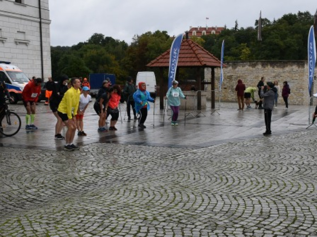 IV Jarski Bieg na Zdrowie z Sandomierza do Andruszkowic. Rywalizacja, a po niej piknik z wegańskimi smakołykami [zdjęcia]