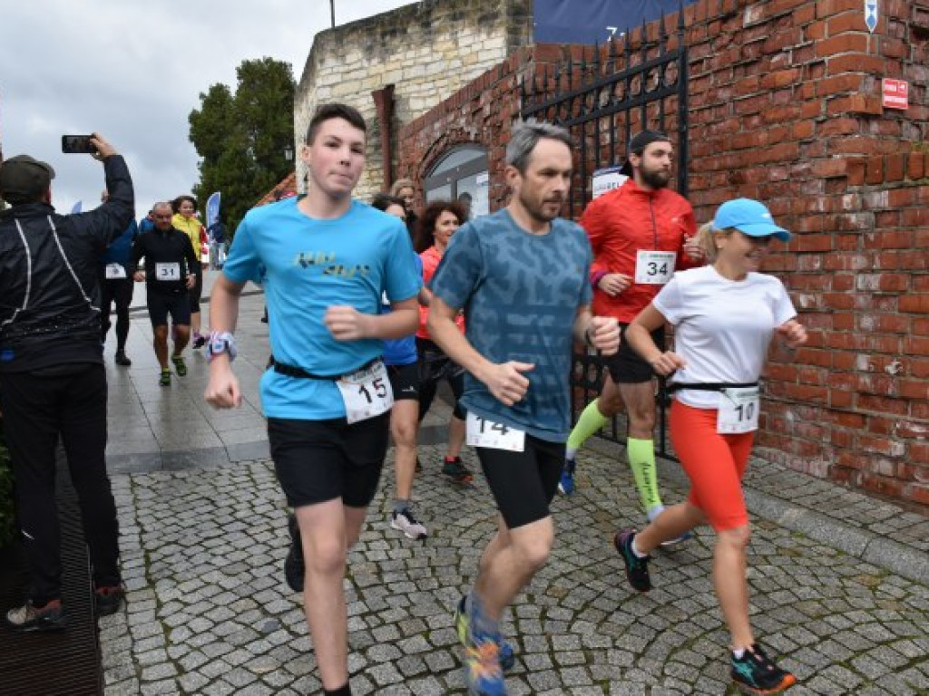 IV Jarski Bieg na Zdrowie z Sandomierza do Andruszkowic. Rywalizacja, a po niej piknik z wegańskimi smakołykami [zdjęcia]