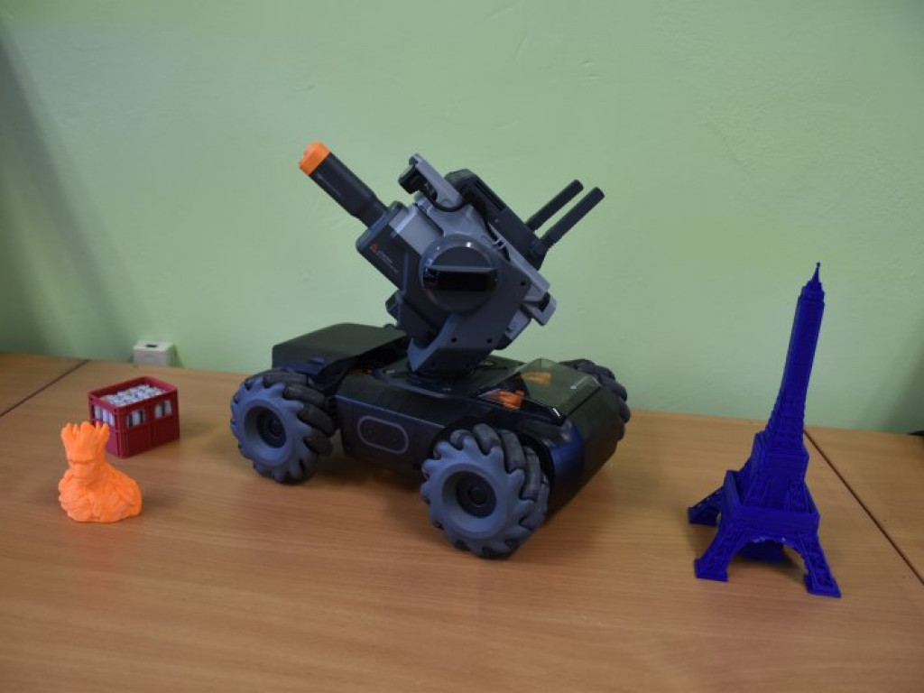 W Szkole Podstawowej nr 10 w Tarnobrzegu utworzono salę robotyki i studio filmowe! [zdjęcia]