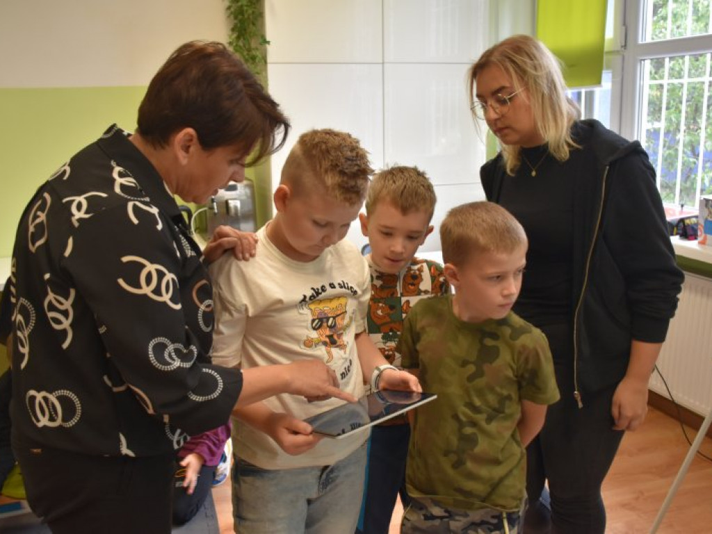 W Szkole Podstawowej nr 10 w Tarnobrzegu utworzono salę robotyki i studio filmowe! [zdjęcia]