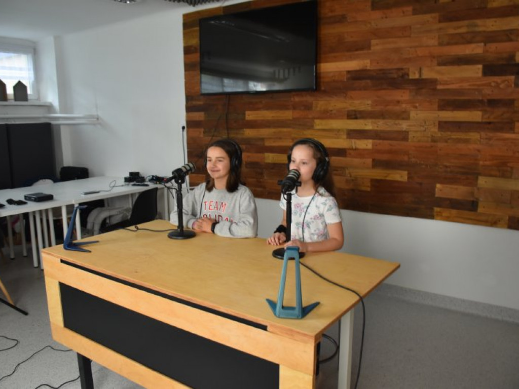 W Szkole Podstawowej nr 10 w Tarnobrzegu utworzono salę robotyki i studio filmowe! [zdjęcia]