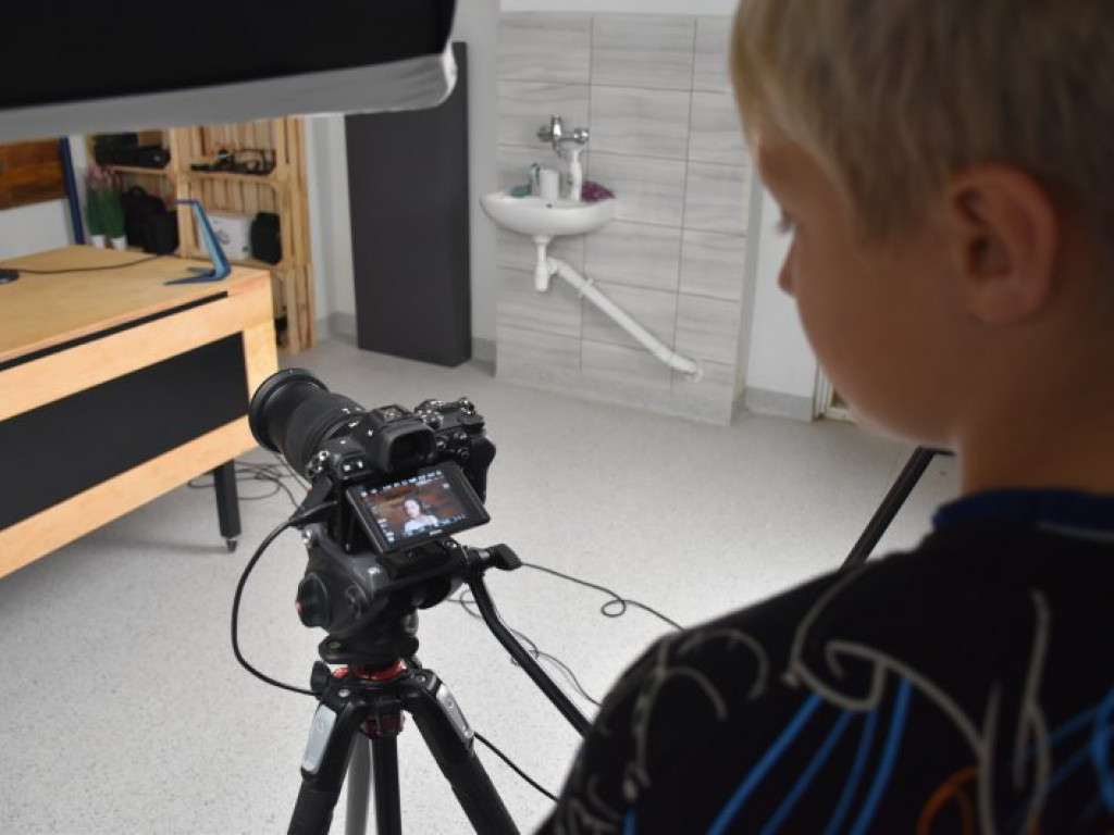 W Szkole Podstawowej nr 10 w Tarnobrzegu utworzono salę robotyki i studio filmowe! [zdjęcia]