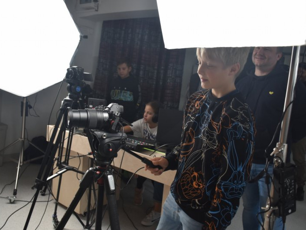 W Szkole Podstawowej nr 10 w Tarnobrzegu utworzono salę robotyki i studio filmowe! [zdjęcia]