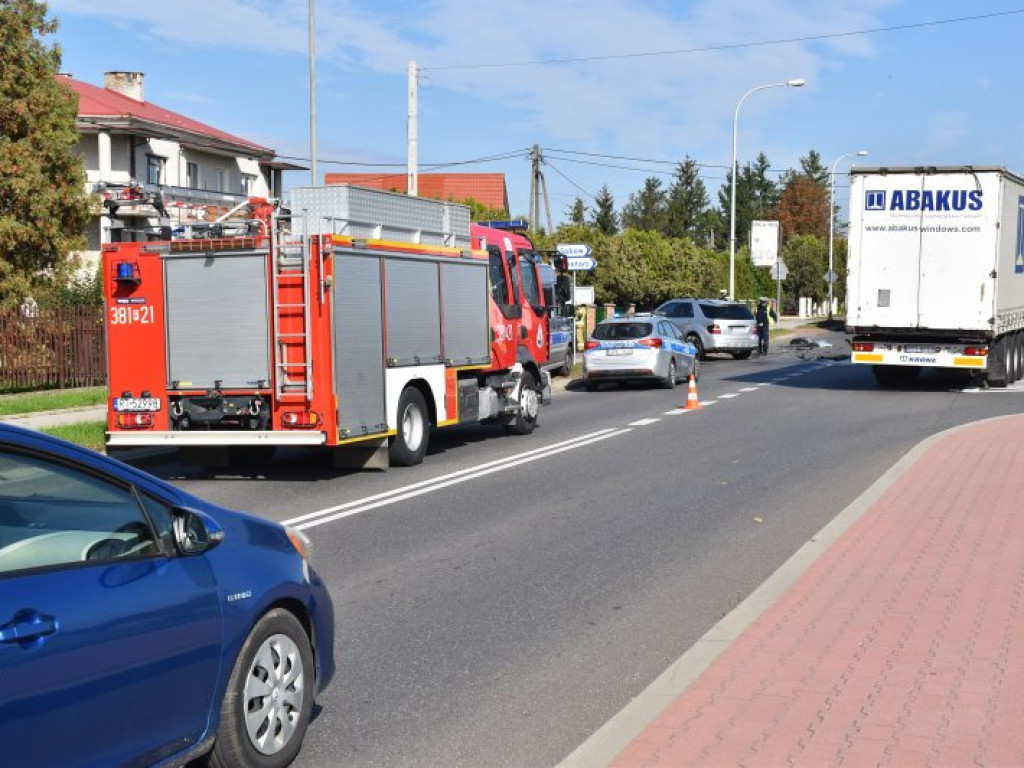 Wypadek w Tarnobrzegu, jedna osoba trafiła do szpitala [zdjęcia]