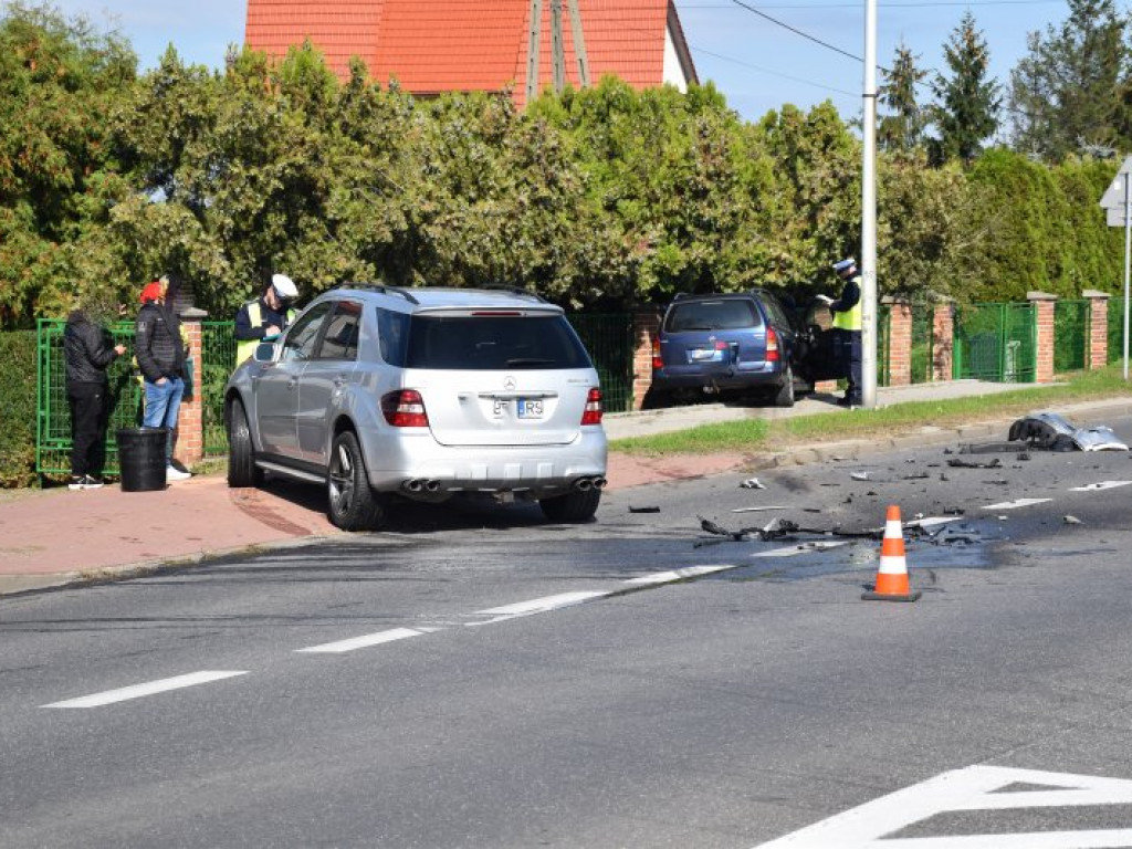 Wypadek w Tarnobrzegu, jedna osoba trafiła do szpitala [zdjęcia]