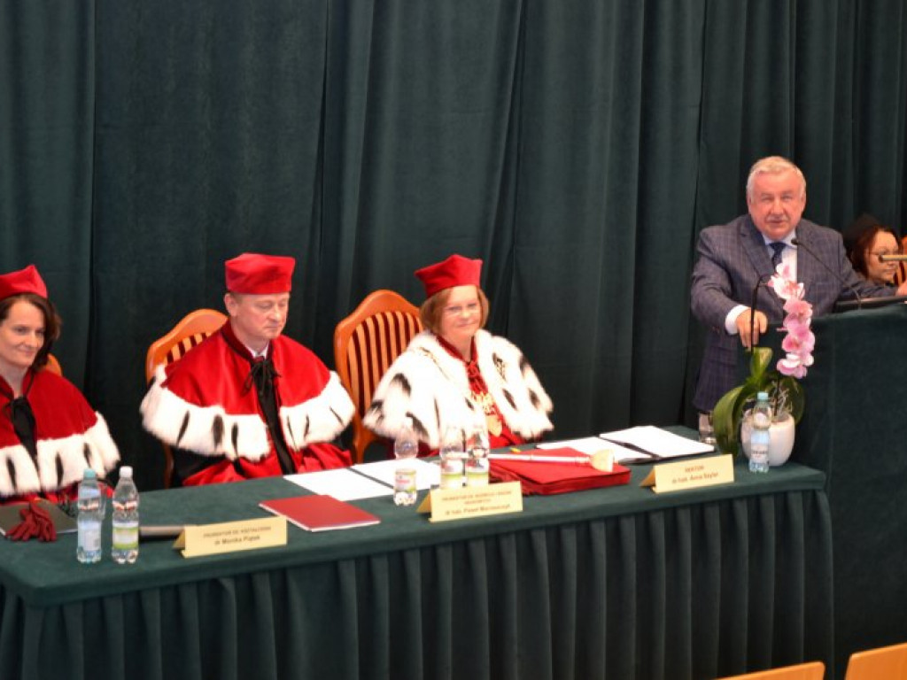Gaudeamus igitur w tarnobrzeskiej Państwowej Uczelni Zawodowej [zdjęcia]