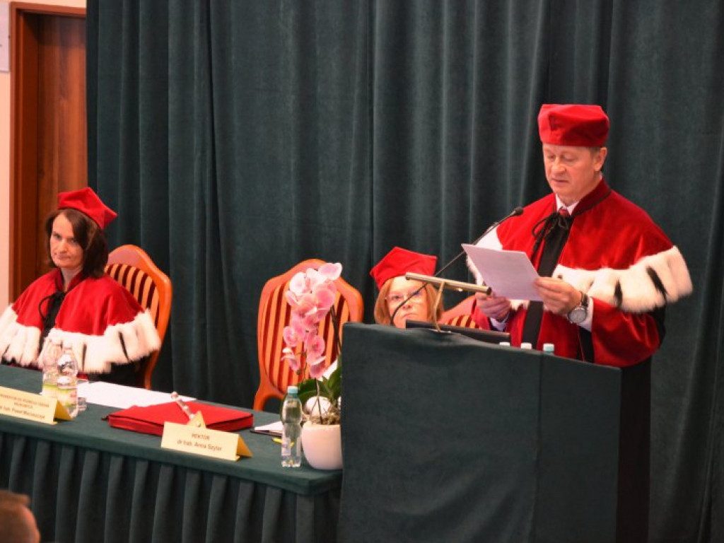 Gaudeamus igitur w tarnobrzeskiej Państwowej Uczelni Zawodowej [zdjęcia]