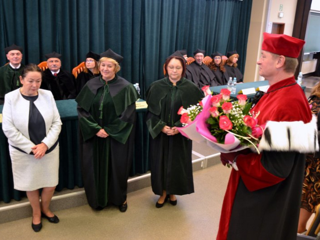 Gaudeamus igitur w tarnobrzeskiej Państwowej Uczelni Zawodowej [zdjęcia]