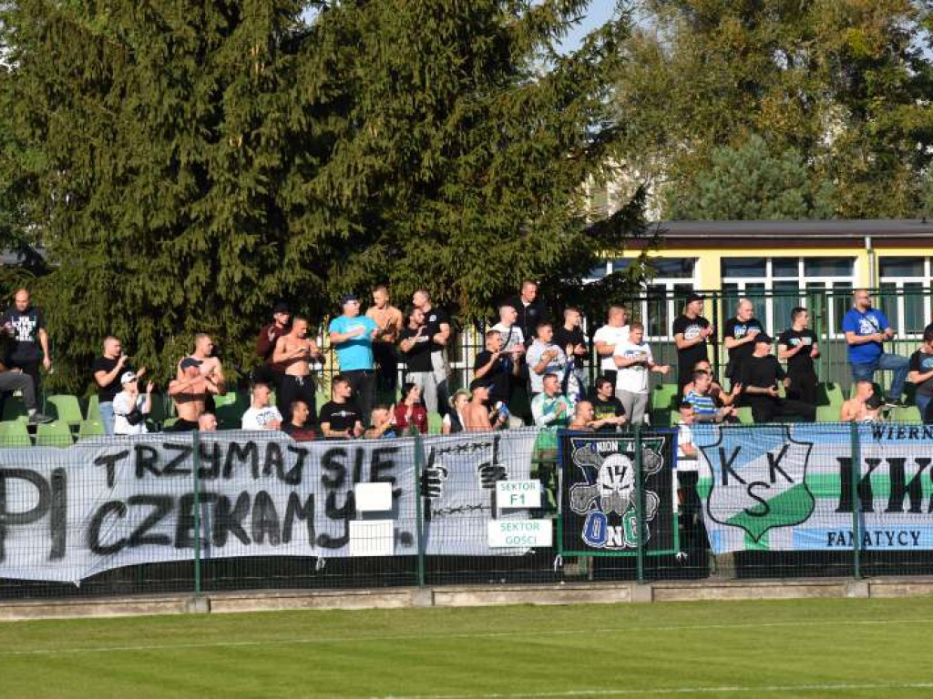 Siarka grała w 9 na 11 i przegrała po golu w 96 minucie... KKS-em Kalisz wygrywał w Tarnobrzegu[zdjęcia]