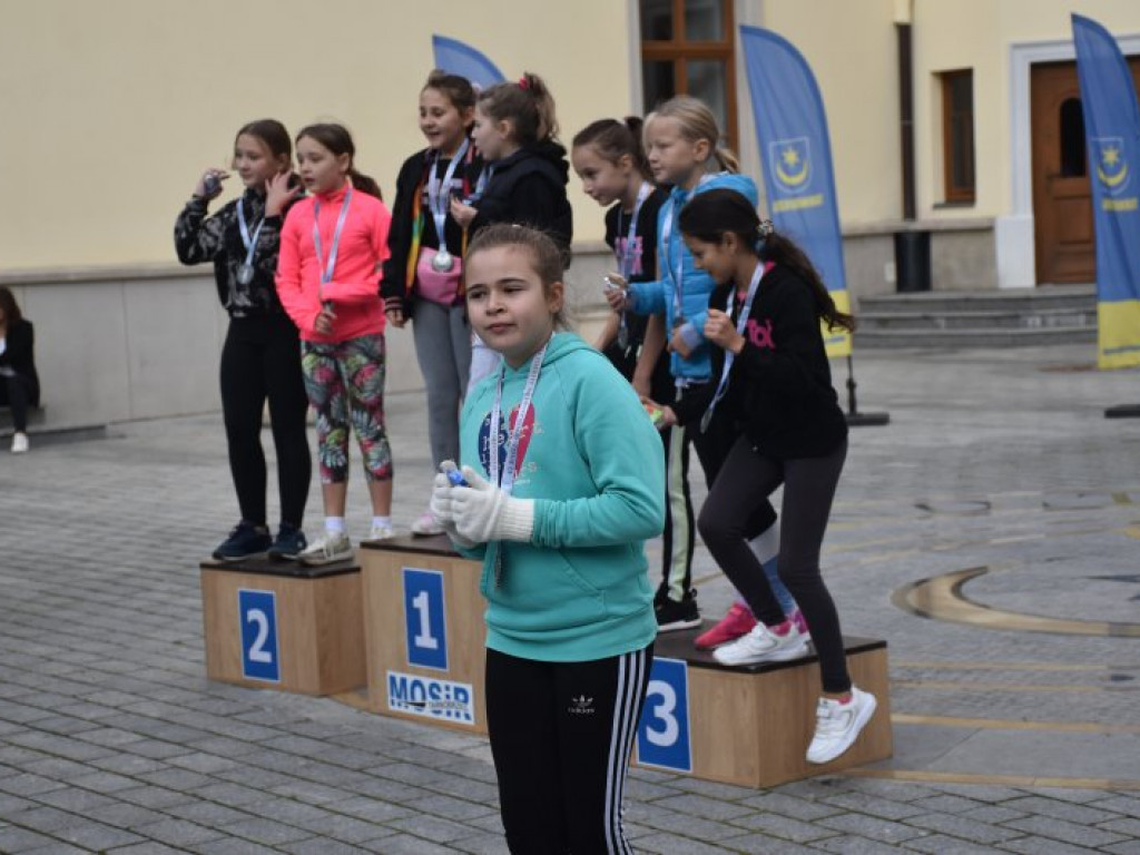 Setki uczestników wzięły udział w biegowych imprezach w Tarnobrzegu [zdjęcia]