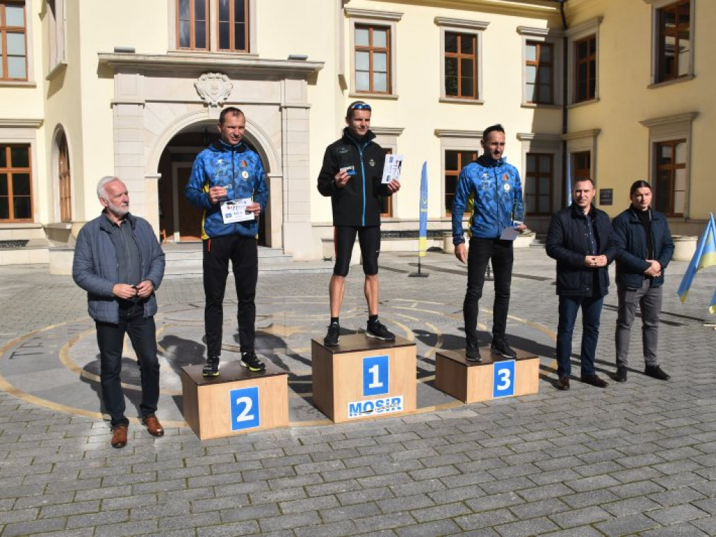 Setki uczestników wzięły udział w biegowych imprezach w Tarnobrzegu [zdjęcia]