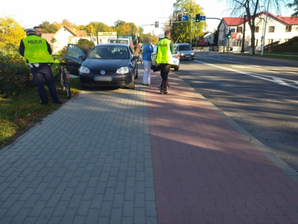 Potrącenie rowerzystki w Tarnobrzegu, kobieta trafiła do szpitala [zdjęcia]