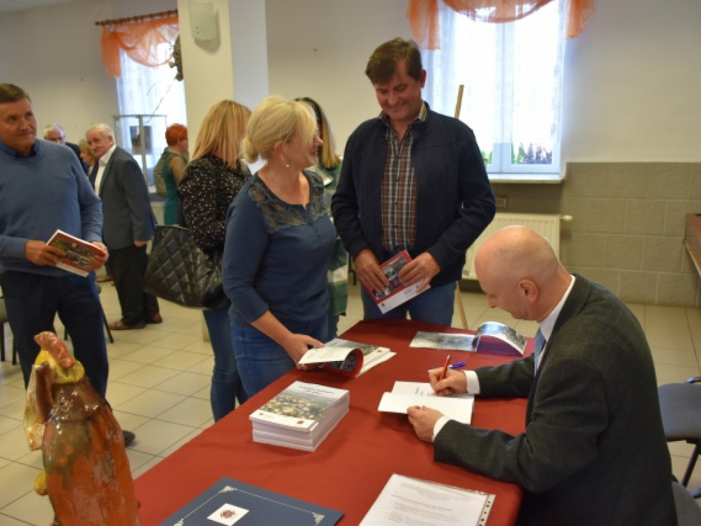 Chcą ocalić od zapomnienia dawne Sulisławice [zdjęcia]