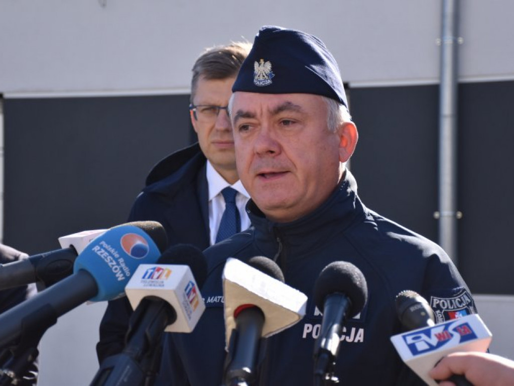 Nowe etaty w Komisariacie Policji w Nowej Dębie. Gmina zyska całodobową obsługę patrolową [zdjęcia]