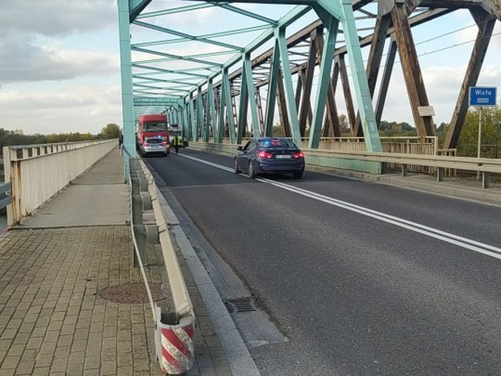 Olbrzymie korki po wypadku na moście w Nagnajowie [zdjęcia]