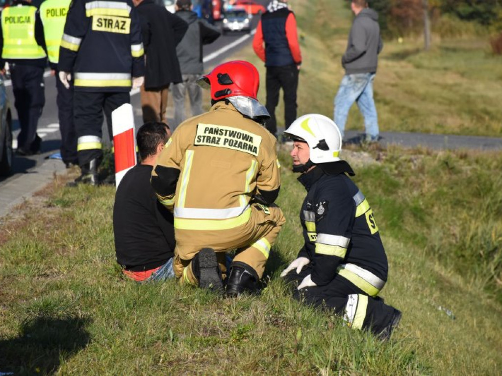 Wypadek na wiadukcie w Chmielowie. Droga krajowa nr 9 zablokowana [zdjęcia]