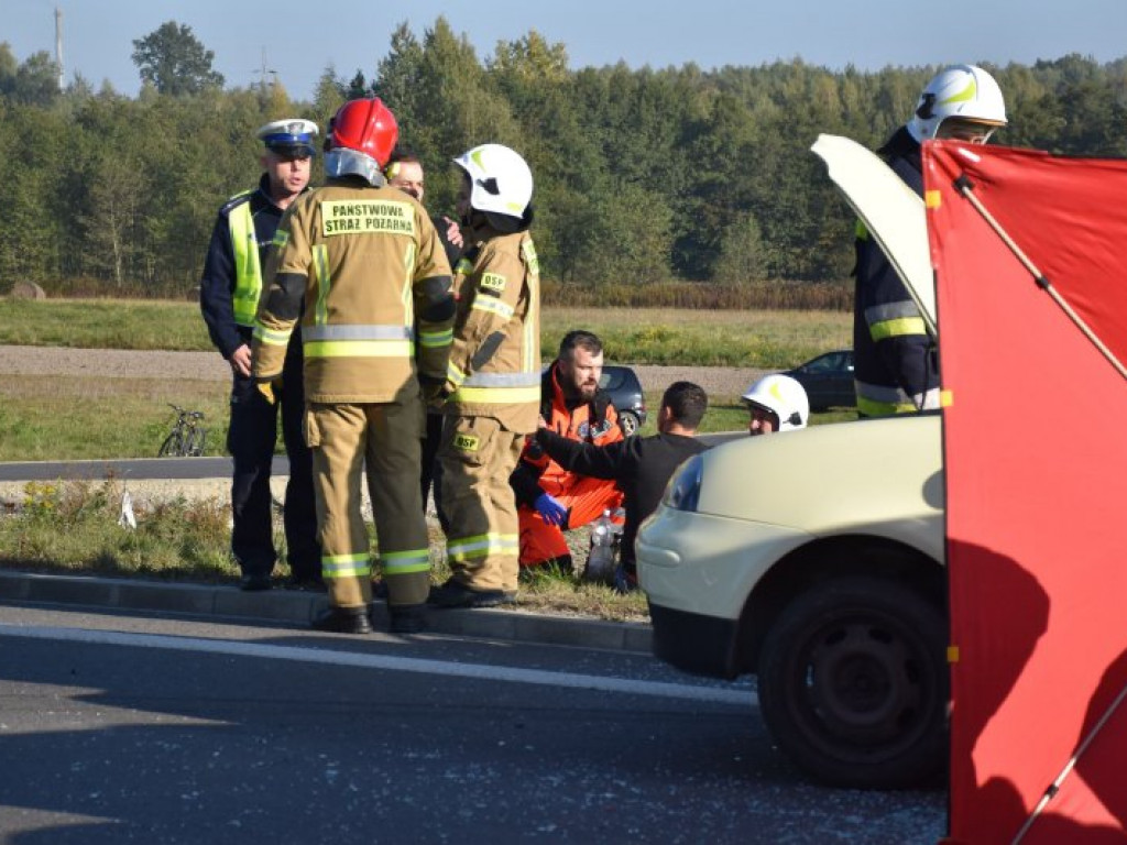 Wypadek na wiadukcie w Chmielowie. Droga krajowa nr 9 zablokowana [zdjęcia]