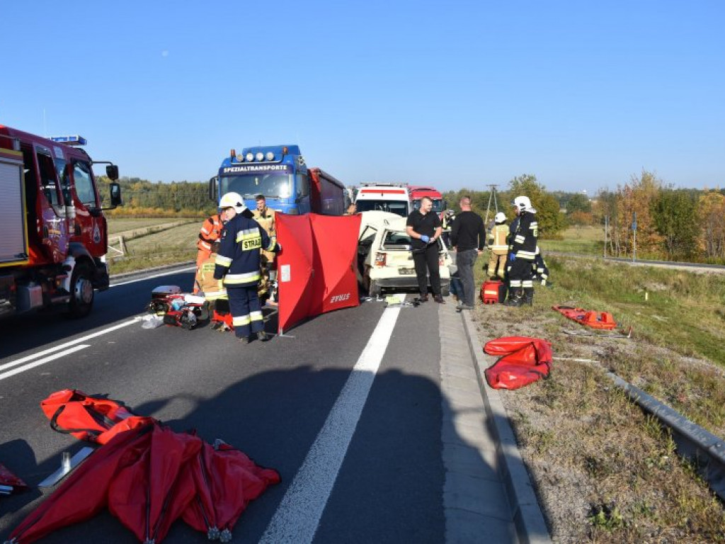 Wypadek na DK9 w Chmielowie - nowe zdjęcia i nagranie wideo z miejsca zdarzenia