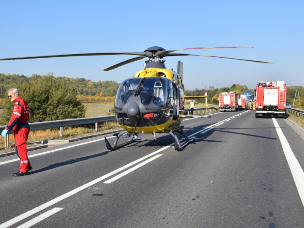 Śmiertelny wypadek w powiecie staszowskim. Nie żyje motorowerzysta [zdjęcia]