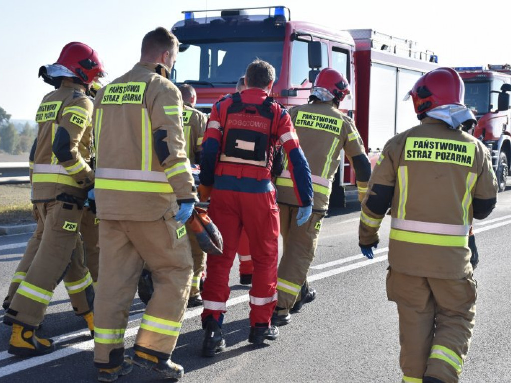 Śmiertelny wypadek w powiecie staszowskim. Nie żyje motorowerzysta [zdjęcia]