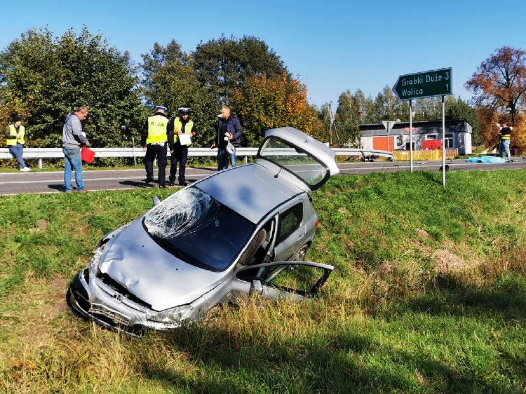Śmiertelny wypadek w powiecie staszowskim. Nie żyje motorowerzysta [zdjęcia]