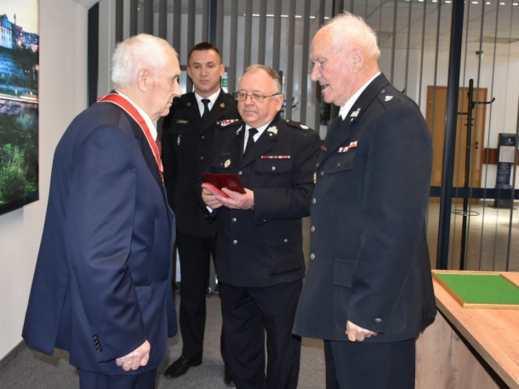Najwyższe odznaczenie dla 90-letniego druha z powiatu sandomierskiego