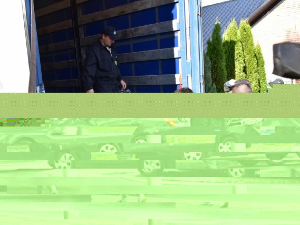 Awantura pod stadionem w Tarnobrzegu. Kibice z Olsztyna zaatakowali fanów Siarki [zdjęcia]