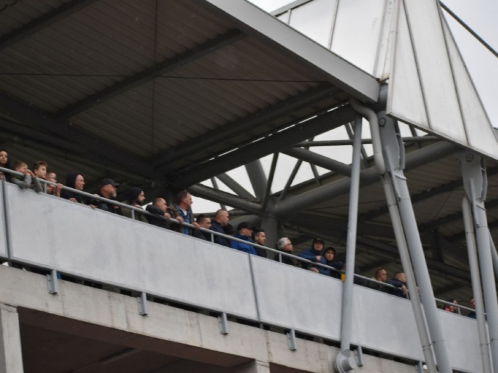 Awantura pod stadionem w Tarnobrzegu. Kibice z Olsztyna zaatakowali fanów Siarki [zdjęcia]