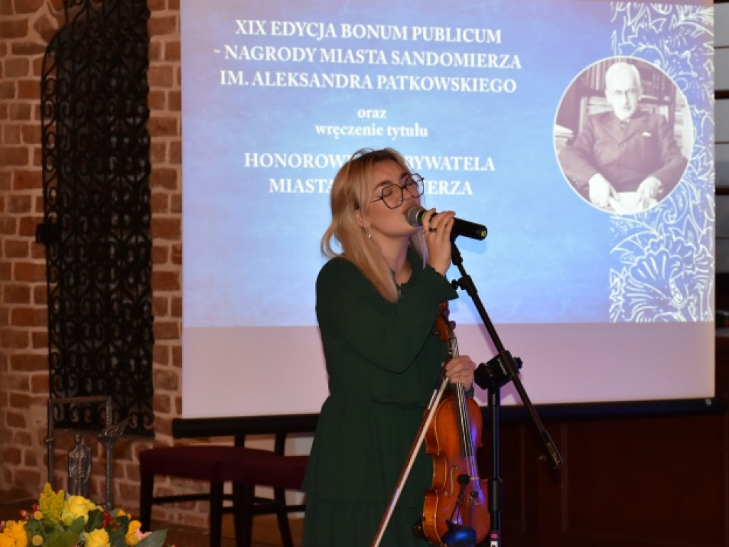 Sandomierskie nagrody Bonum Publicum wręczone. Przyznano również honorowe obywatelstwa miasta [zdjęcia]