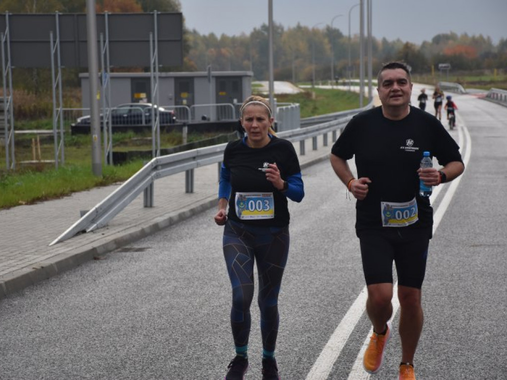 Ponad 200 osób ścigało się obwodnicą Tarnobrzega [zdjęcia]