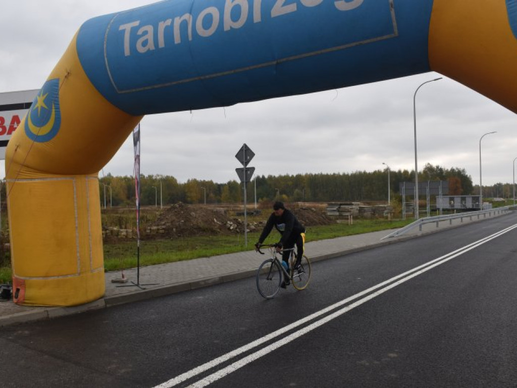 Ponad 200 osób ścigało się obwodnicą Tarnobrzega [zdjęcia]