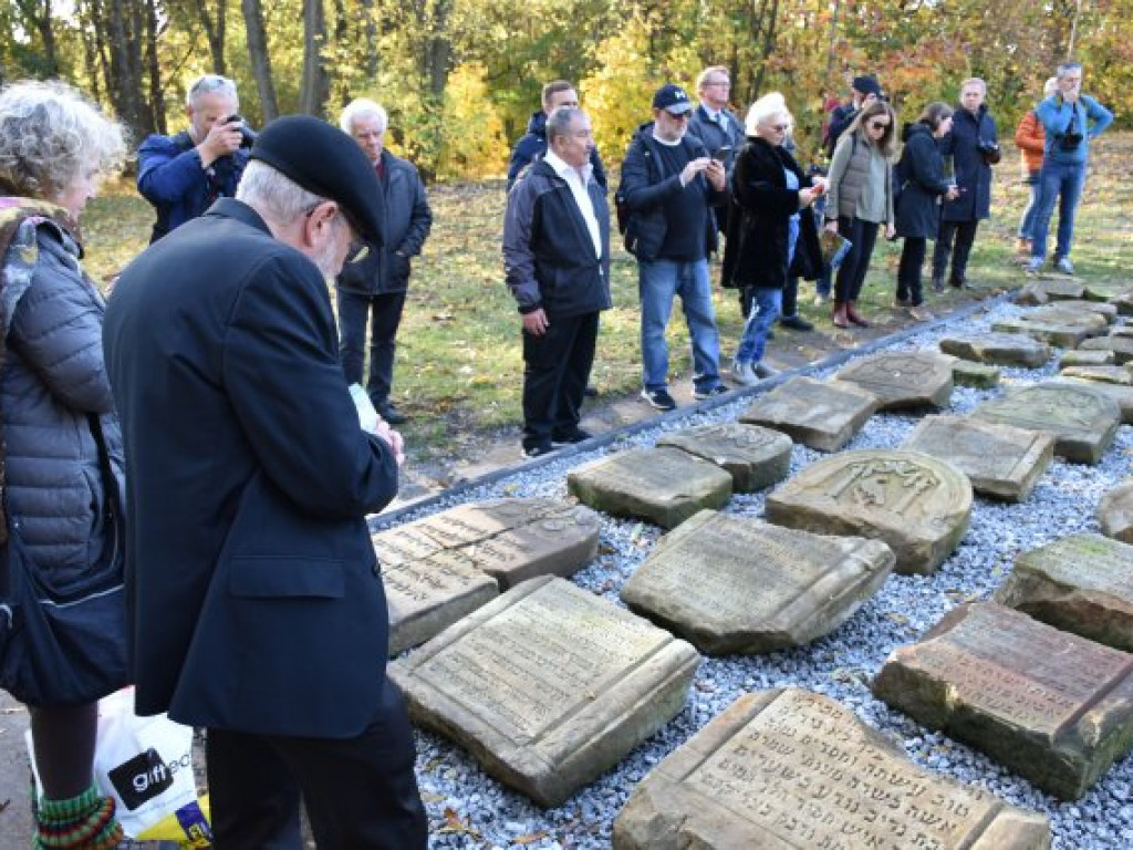Oddali cześć swoim przodkom, ofiarom Holokaustu. Uroczystości w Opatowie [zdjęcia]