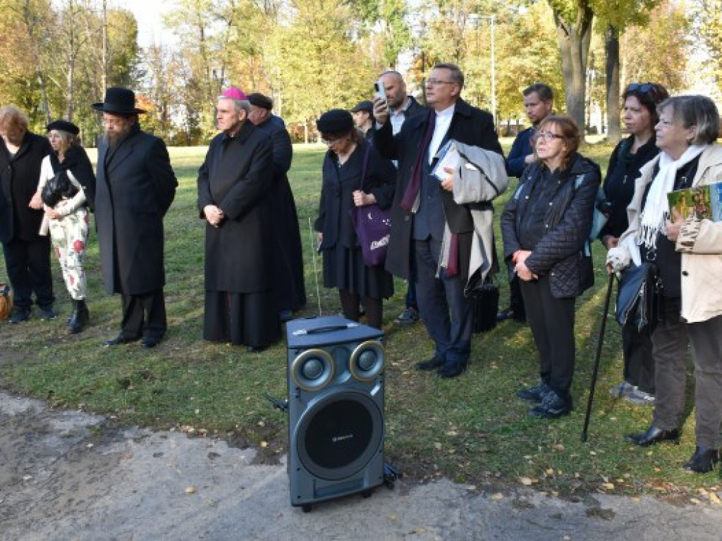 Oddali cześć swoim przodkom, ofiarom Holokaustu. Uroczystości w Opatowie [zdjęcia]