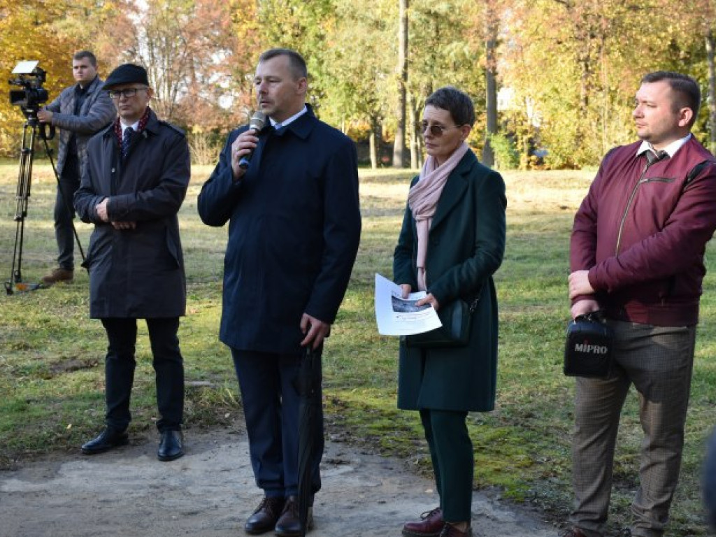 Oddali cześć swoim przodkom, ofiarom Holokaustu. Uroczystości w Opatowie [zdjęcia]