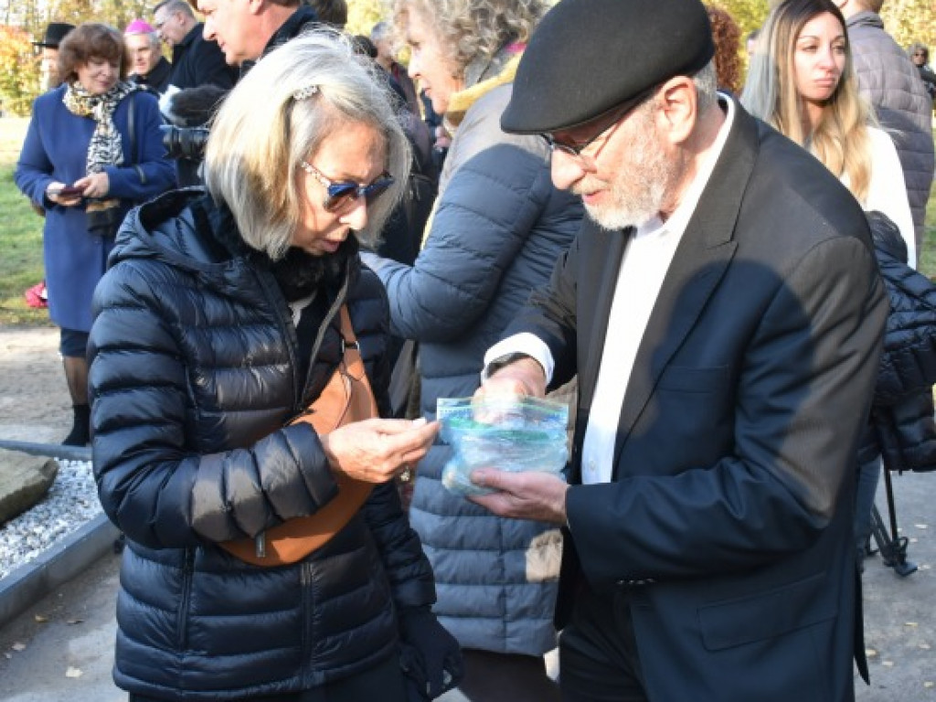 Oddali cześć swoim przodkom, ofiarom Holokaustu. Uroczystości w Opatowie [zdjęcia]