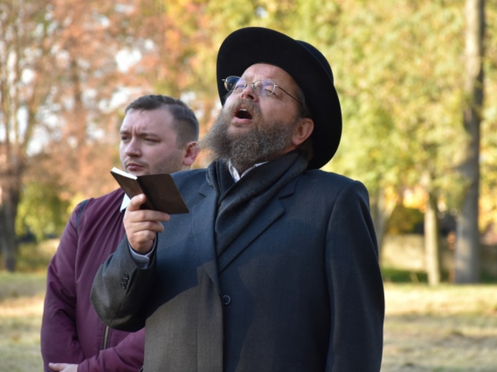 Oddali cześć swoim przodkom, ofiarom Holokaustu. Uroczystości w Opatowie [zdjęcia]