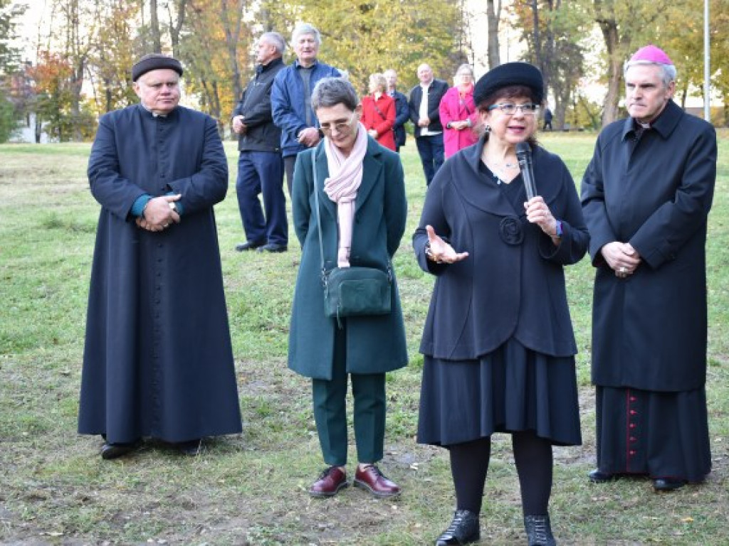 Oddali cześć swoim przodkom, ofiarom Holokaustu. Uroczystości w Opatowie [zdjęcia]