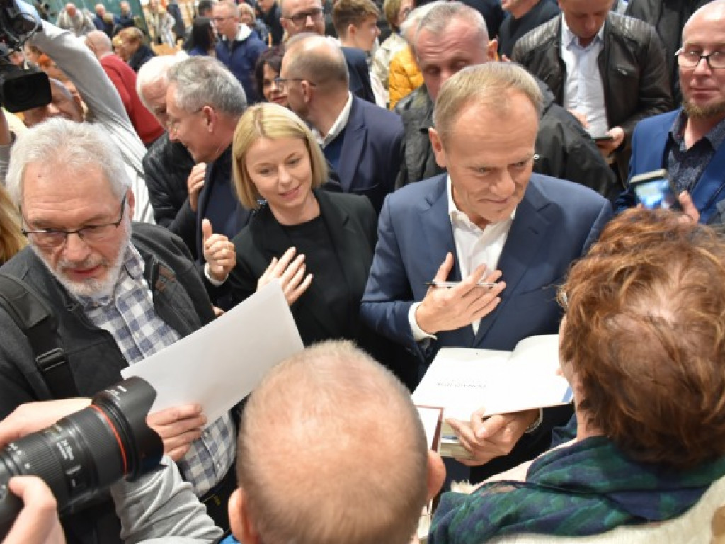 Donald Tusk na spotkaniu z mieszkańcami Sandomierza [zdjęcia]