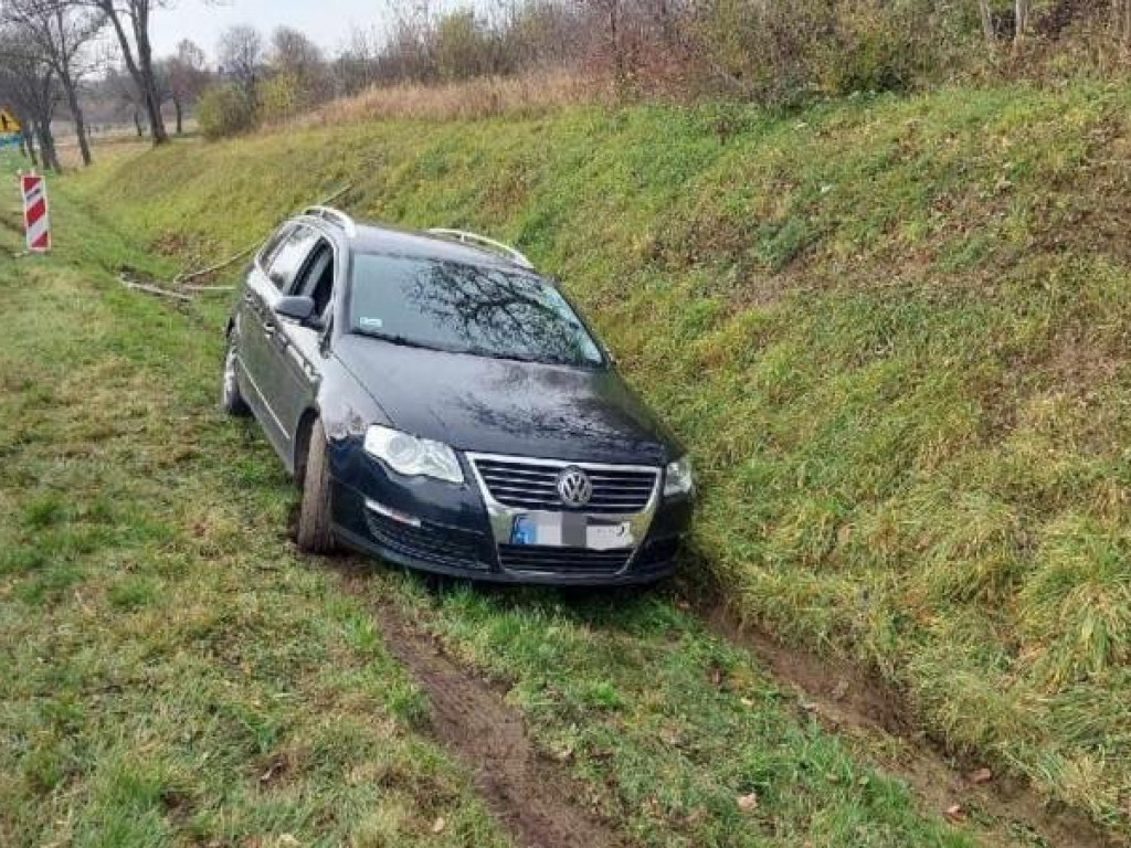 Niebezpieczne święto na drogach. Dwa wypadki w jednej gminie. Jeden z kierowców miał 2,5 promila!